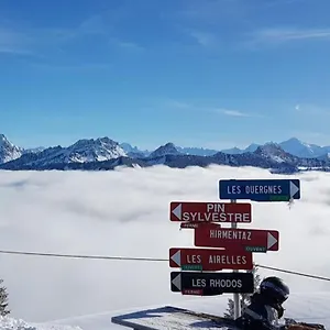 https://le-chalet-de-poche.hotels-rhonealpes.com